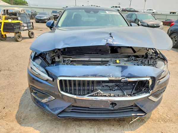 2019 VOLVO S60