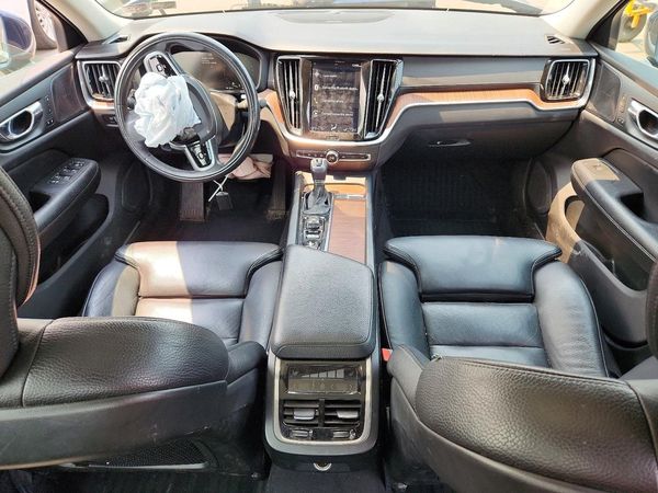 2019 VOLVO S60