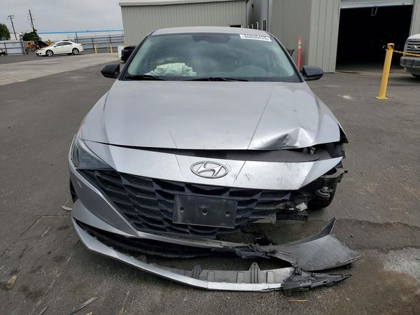 2021 HYUNDAI ELANTRA SE