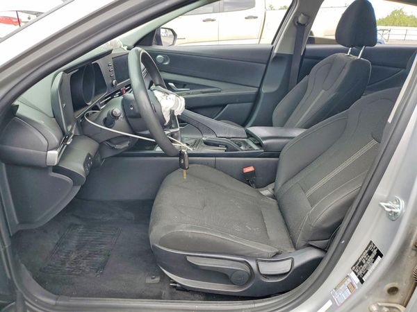 2021 HYUNDAI ELANTRA SE
