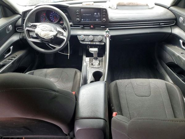 2021 HYUNDAI ELANTRA SE