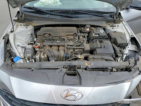 2021 HYUNDAI ELANTRA SE