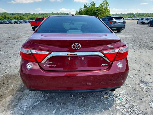2016 TOYOTA CAMRY