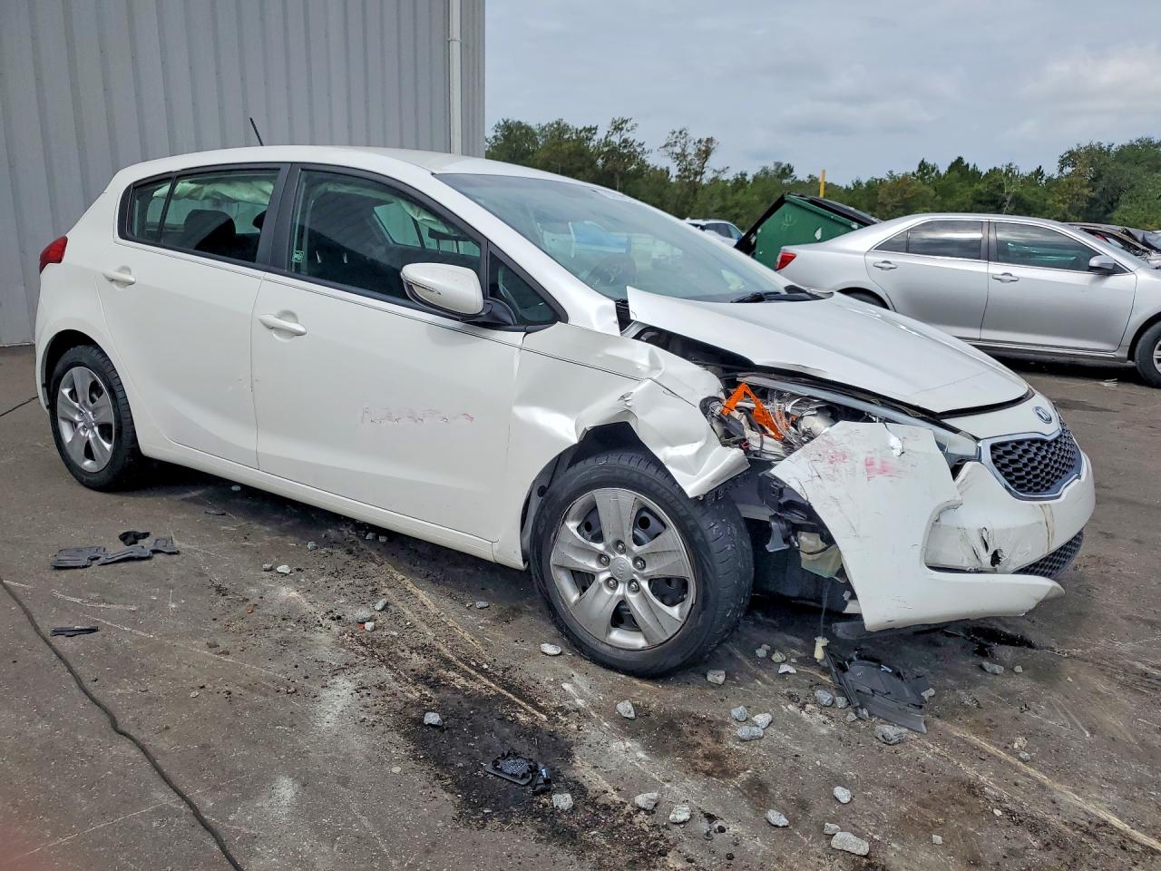2016 KIA FORTE GL (Middle-Low Grade)