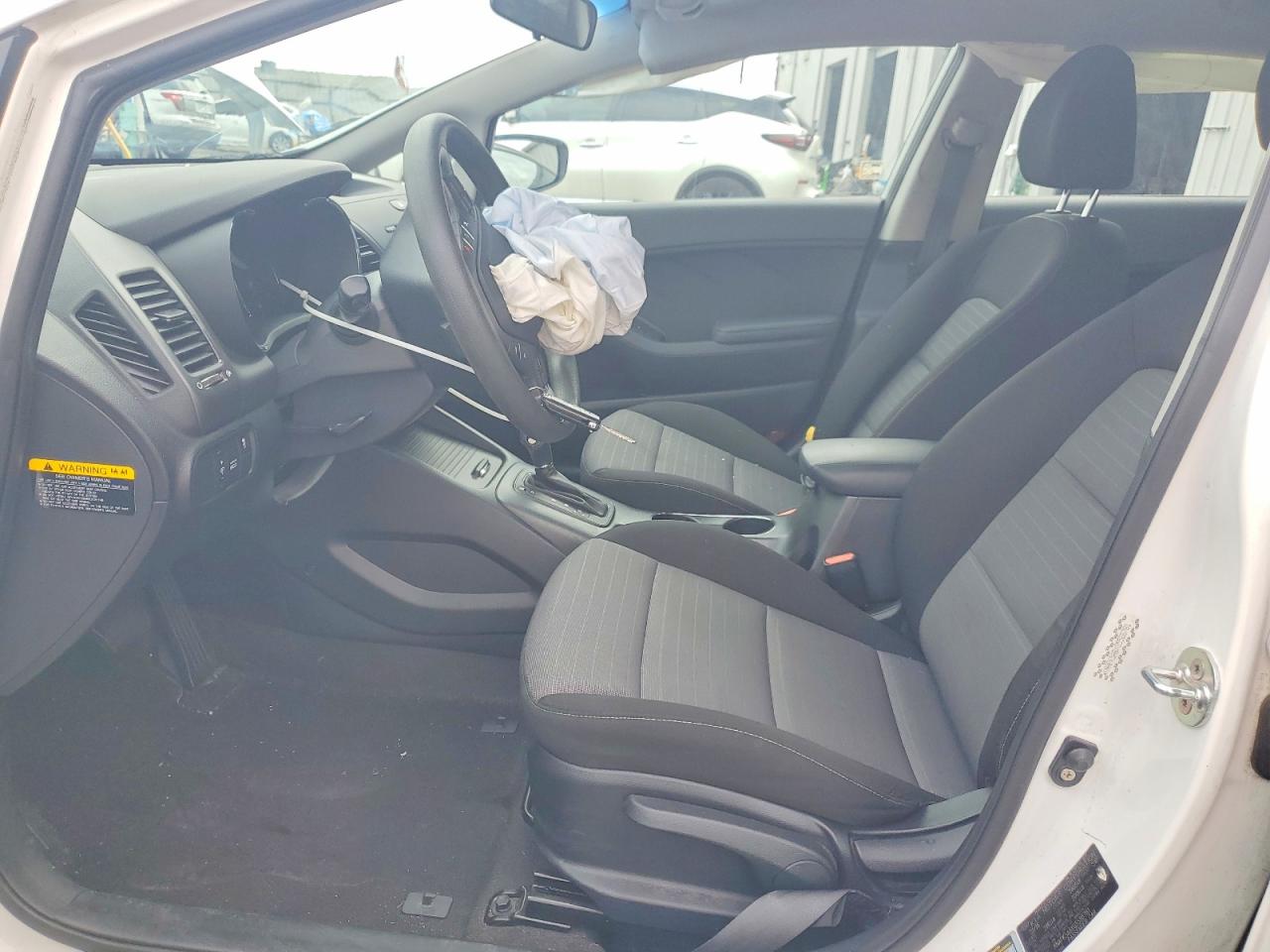 2016 KIA FORTE GL (Middle-Low Grade)