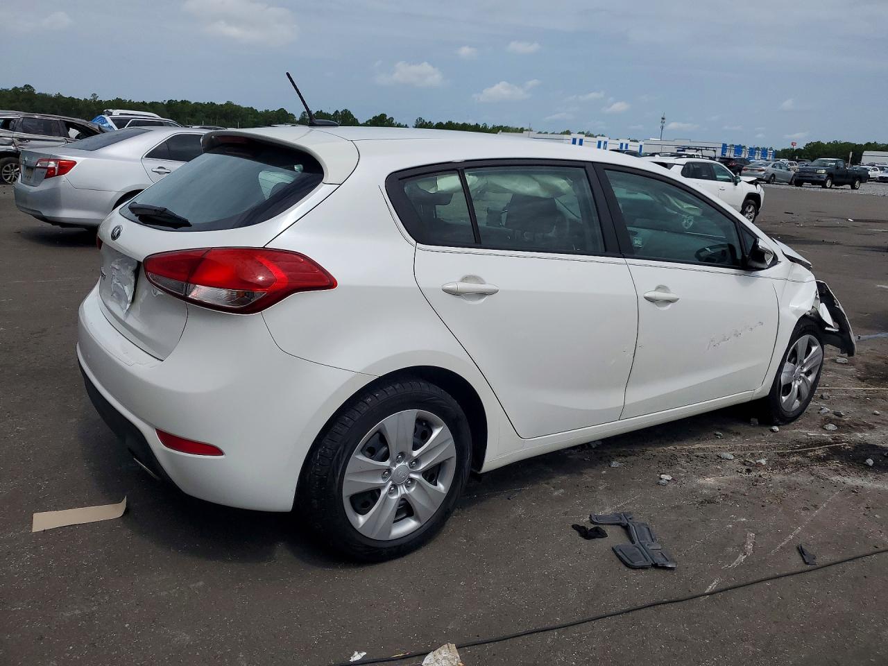 2016 KIA FORTE GL (Middle-Low Grade)