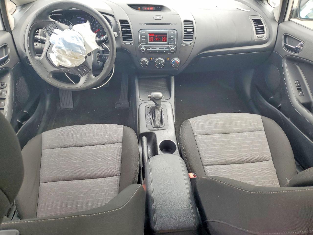 2016 KIA FORTE GL (Middle-Low Grade)