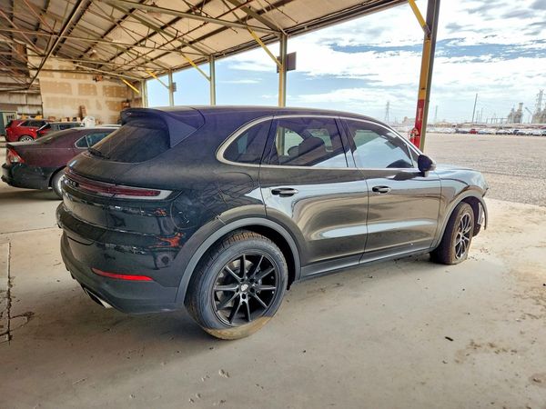 2024 PORSCHE CAYENNE