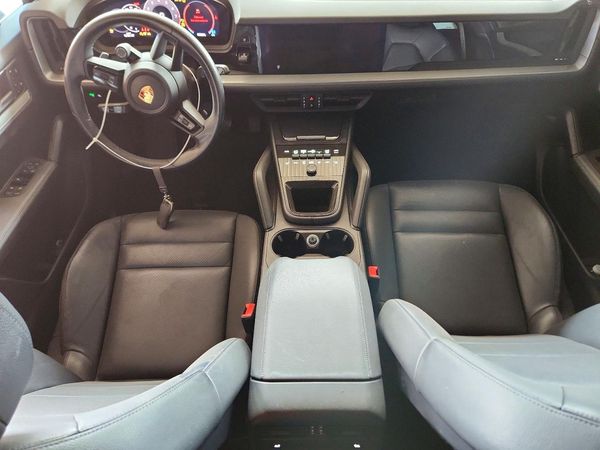 2024 PORSCHE CAYENNE