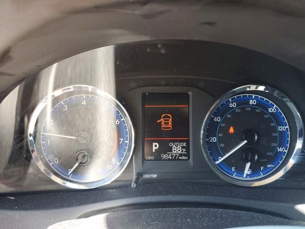 2018 TOYOTA COROLLA