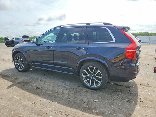 2019 VOLVO XC90 Momentum
