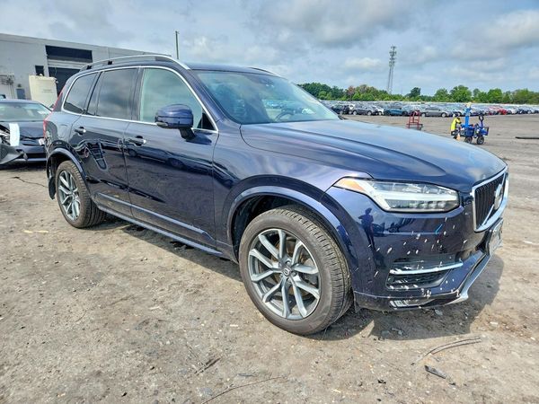 2019 VOLVO XC90 Momentum
