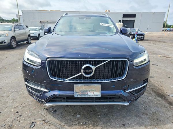 2019 VOLVO XC90 Momentum