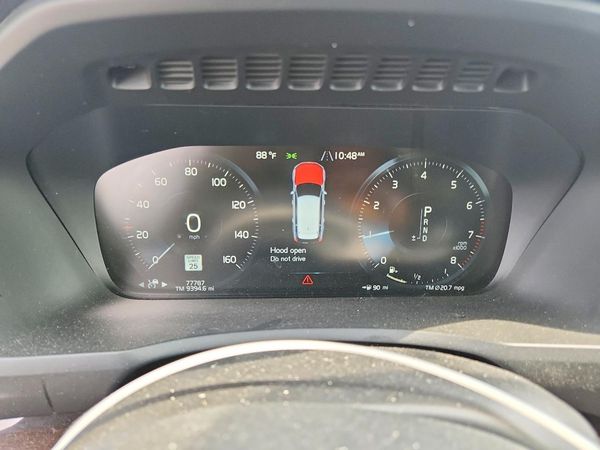 2019 VOLVO XC90 Momentum