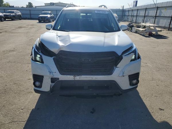 2022 SUBARU FORESTER
