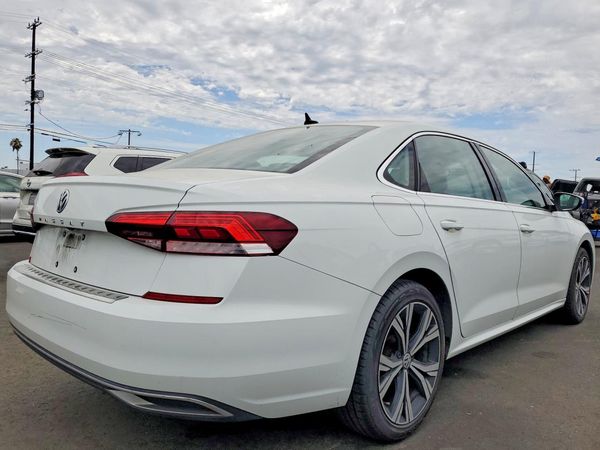 2022 VOLKSWAGEN PASSAT SE