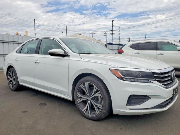 2022 VOLKSWAGEN PASSAT SE