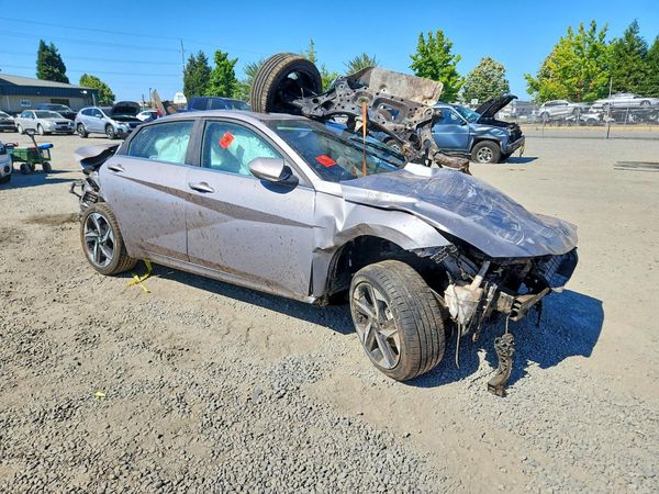 2023 HYUNDAI ELANTRA Limited — Passenger 3/4