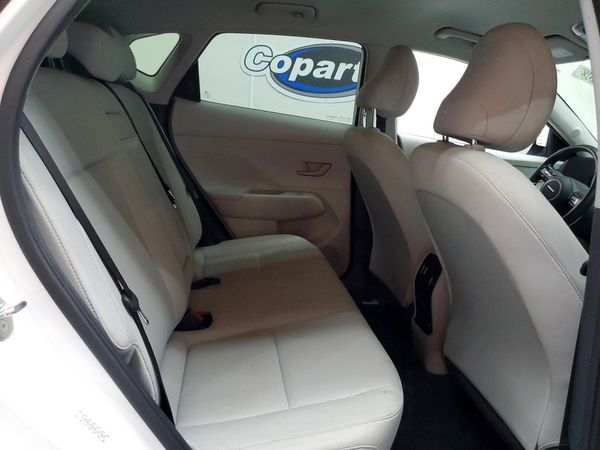 2024 HYUNDAI KONA SE