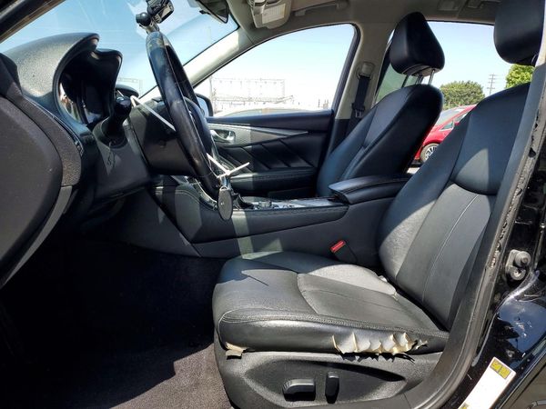 2015 INFINITI Q50