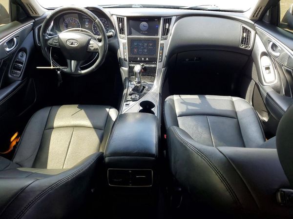 2015 INFINITI Q50