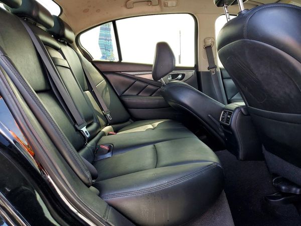2015 INFINITI Q50