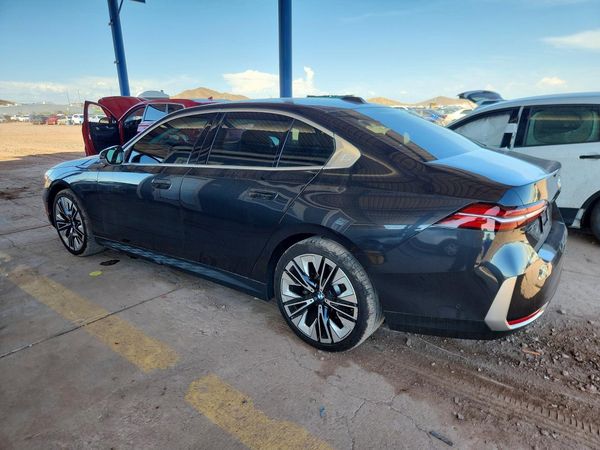 2025 BMW 530