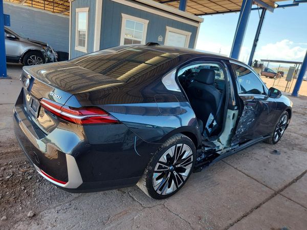 2025 BMW 530