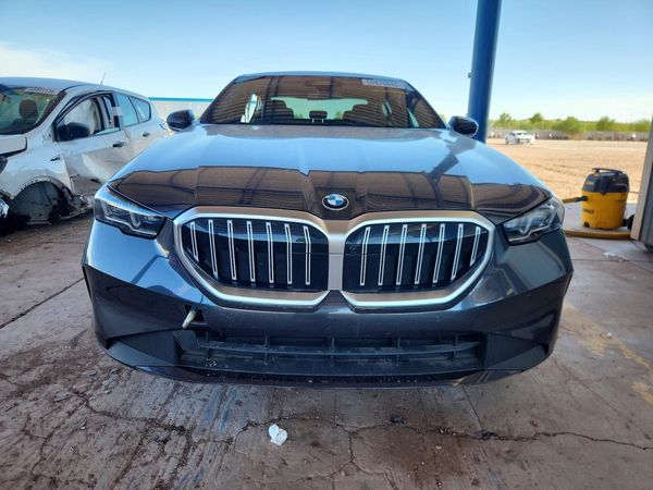 2025 BMW 530
