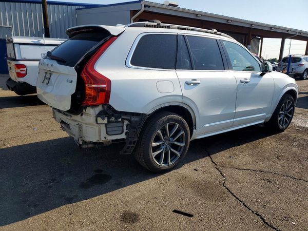 2017 VOLVO XC90
