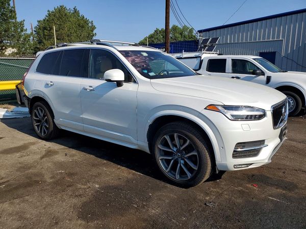 2017 VOLVO XC90