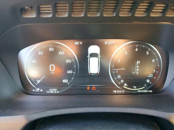 2017 VOLVO XC90