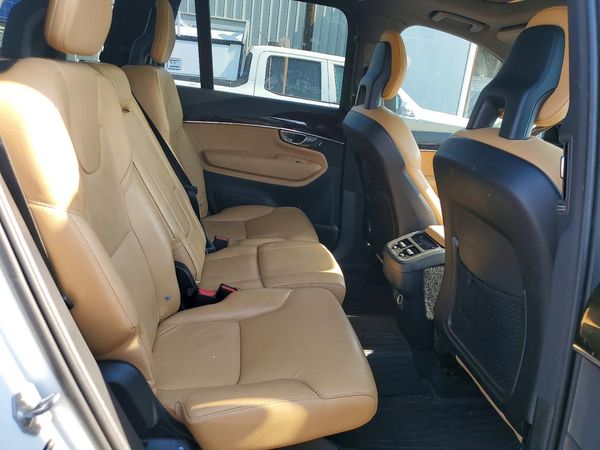 2017 VOLVO XC90