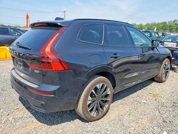 2026 VOLVO XC60 Plus Dark