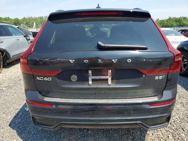 2026 VOLVO XC60 Plus Dark