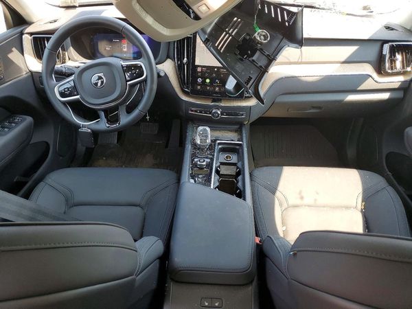 2026 VOLVO XC60 Plus Dark