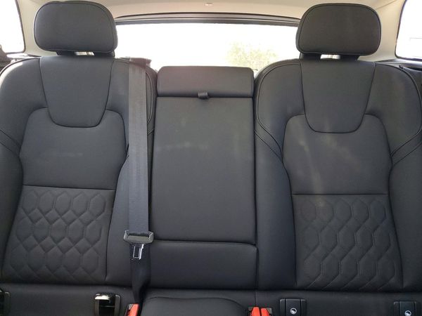 2026 VOLVO XC60 Plus Dark