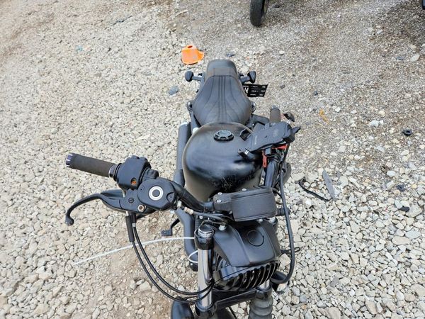 2019 HARLEY-DAVIDSON XL883