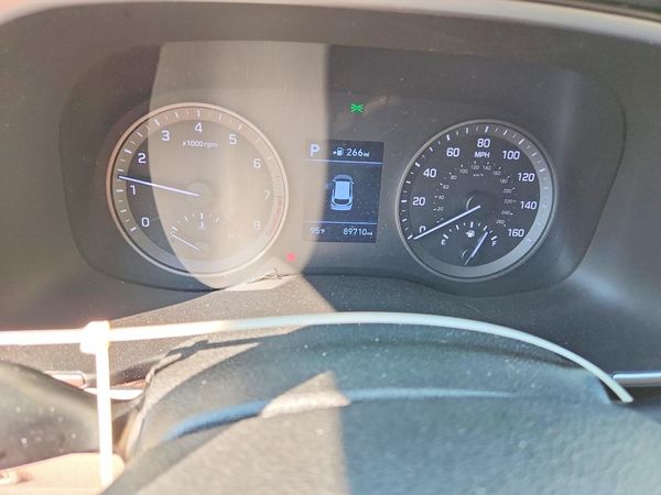 2020 HYUNDAI TUCSON SE