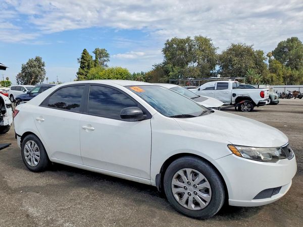 2013 KIA FORTE