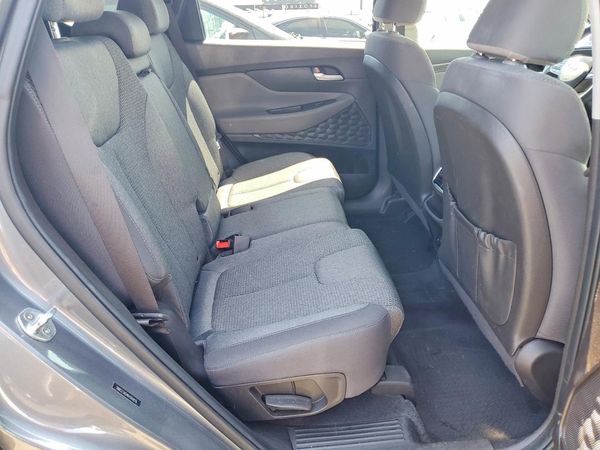 2019 HYUNDAI SANTA FE SE
