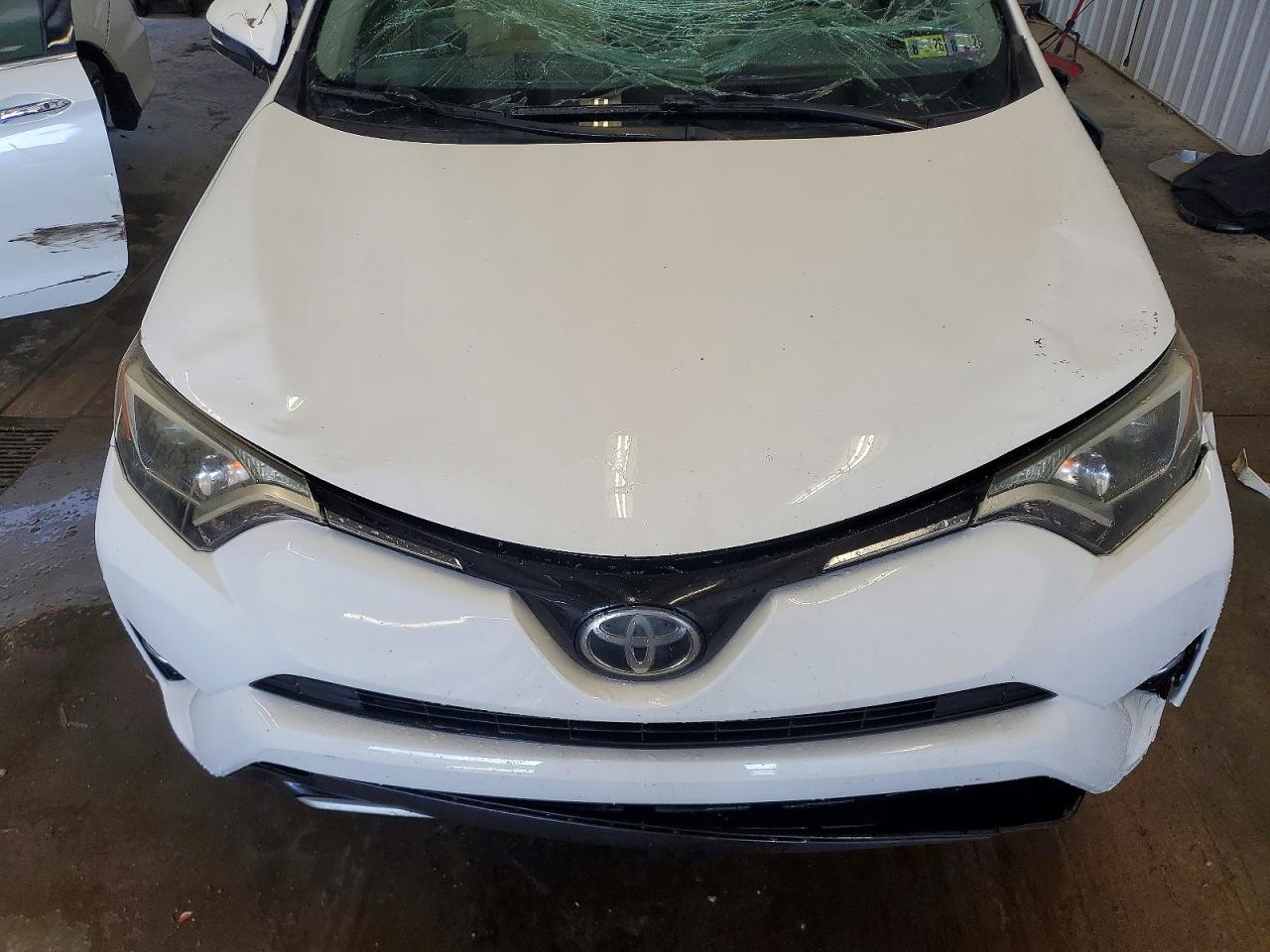 2017 TOYOTA RAV4 XLE