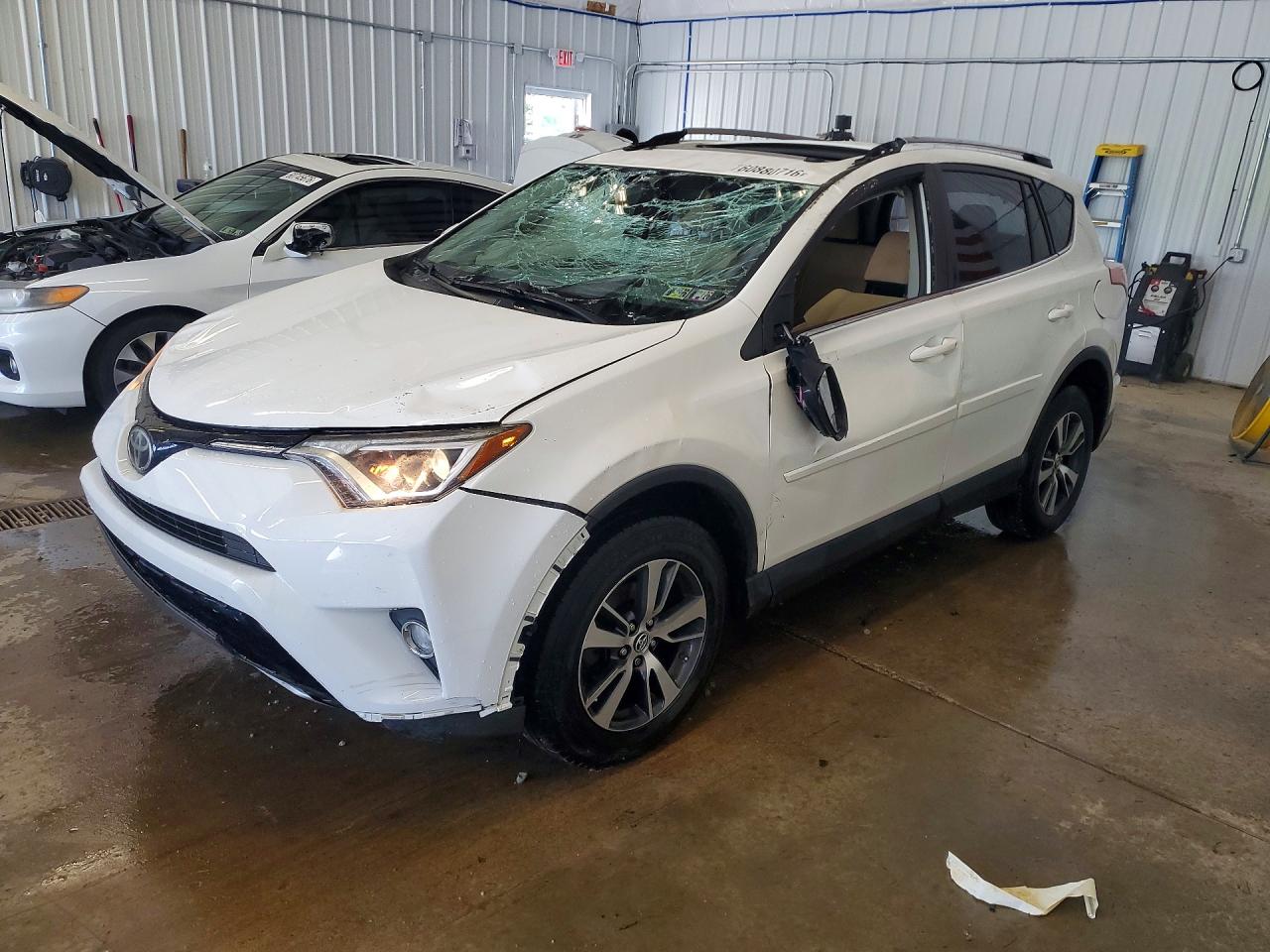 2017 TOYOTA RAV4 XLE