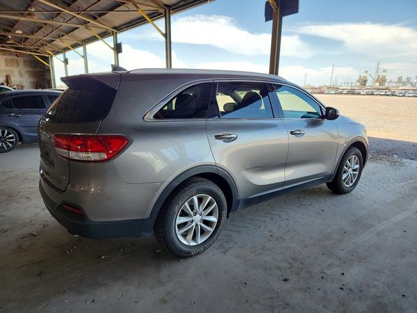 2018 KIA SORENTO L, LX
