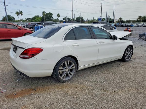2016 MERCEDES-BENZ C C300