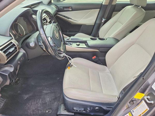 2016 LEXUS IS 200t