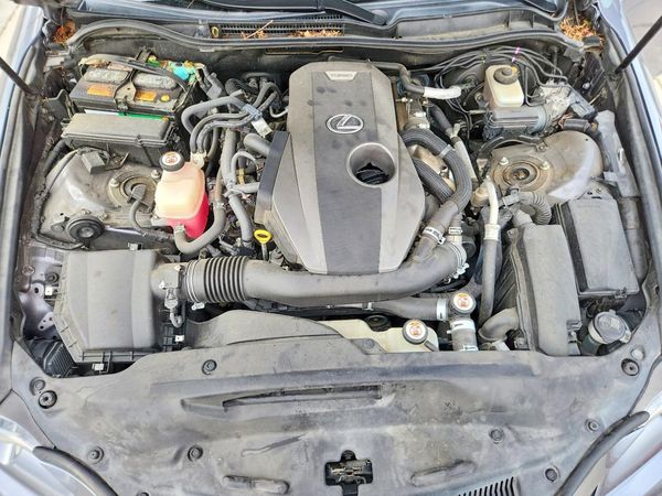 2016 LEXUS IS 200t