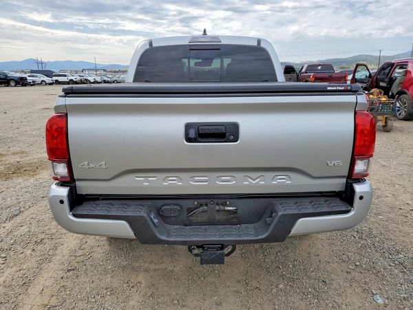 2022 TOYOTA TACOMA SR5