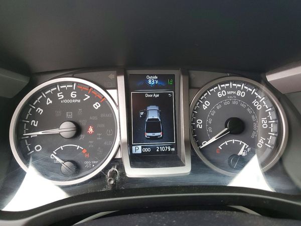 2022 TOYOTA TACOMA SR5