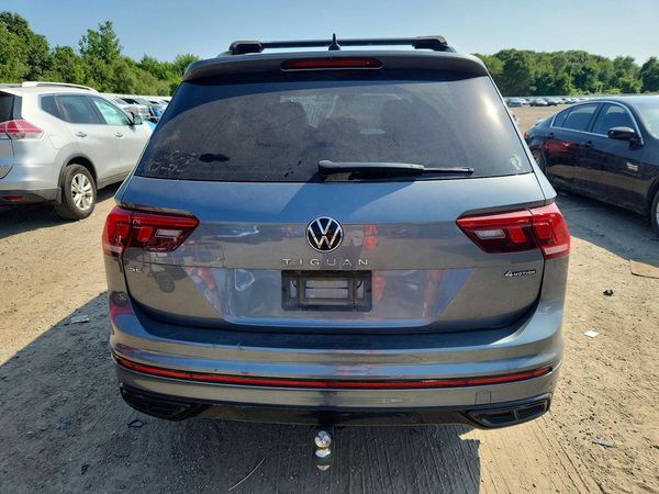 2022 VOLKSWAGEN TIGUAN 4Motion SE R-Line Black